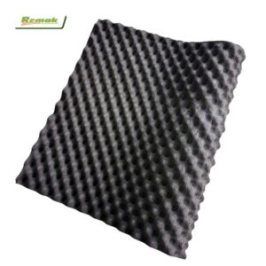 Mút trứng cao su lưu hóa có bề mặt hình trứng, dễ hấp thụ âm thanh và có khả năng cách âm, chống cháy vượt trội